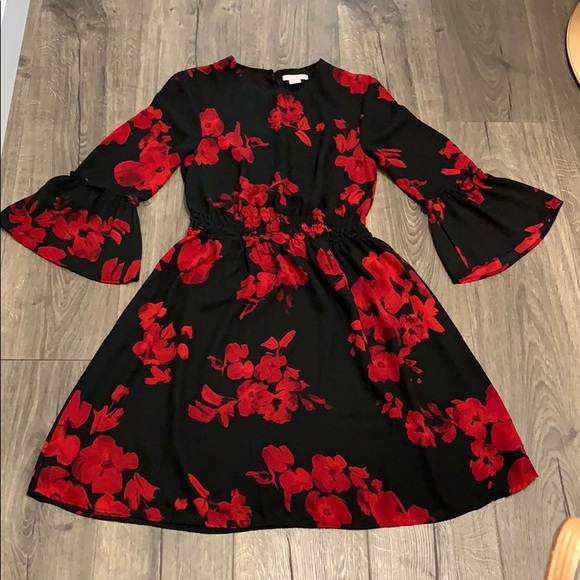 H&M Dresses & Skirts - H&M floral dress Sz 4